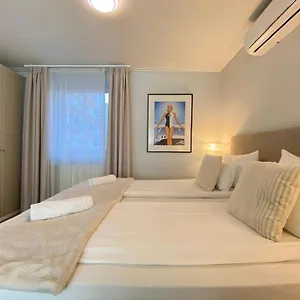 Hip Riverview Bestern Apartman